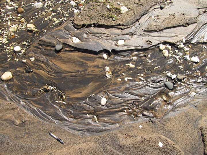 Heavy minerals in beach sand